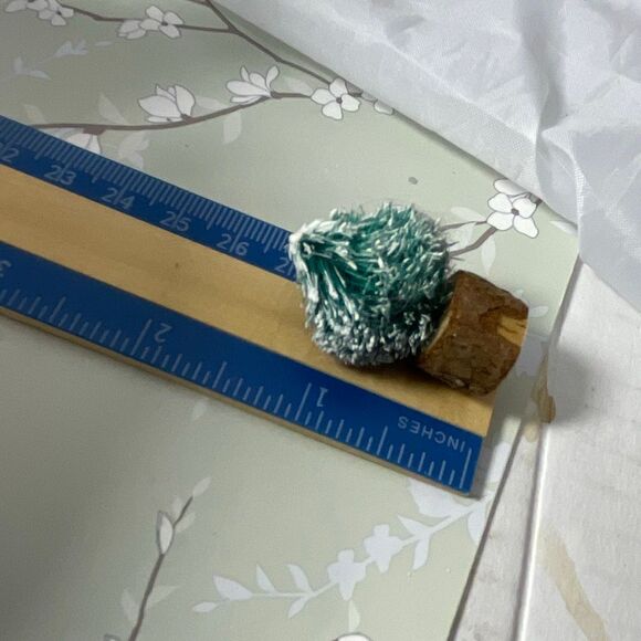 VTG 6 Cobblestone Corners Corners flocked bottle brush Christmas Trees wood base - Picture 5 of 5